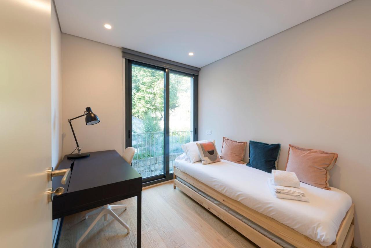 Lovelystay - Primrose 2Br Flat With Free Parking, Ac And Balcony Порту Екстер'єр фото